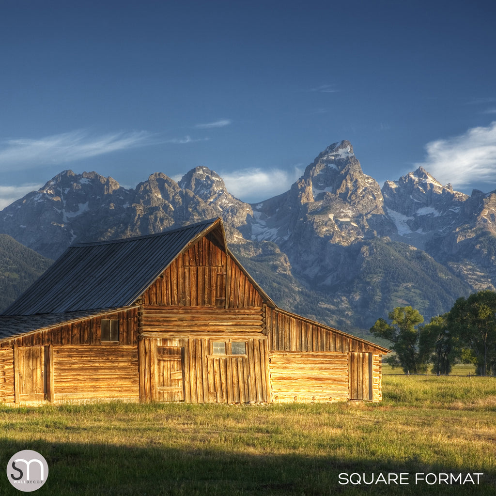 BARN IN THE MOUNTAINS - Wall Mural square format