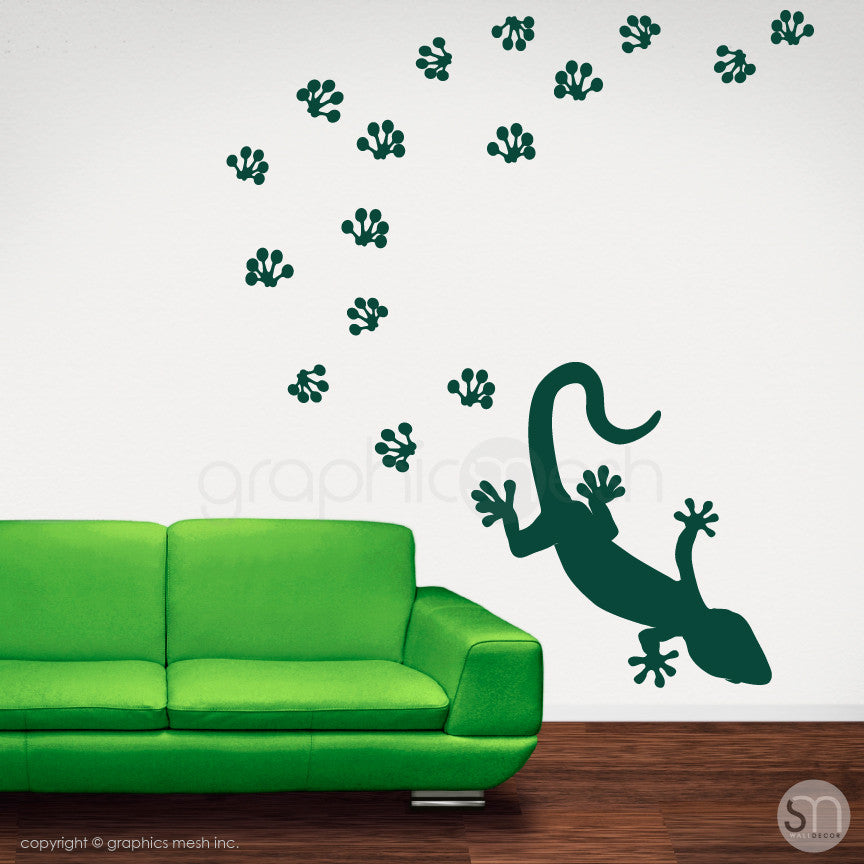 GECKO WITH PAW PRINTS - wall decals green
