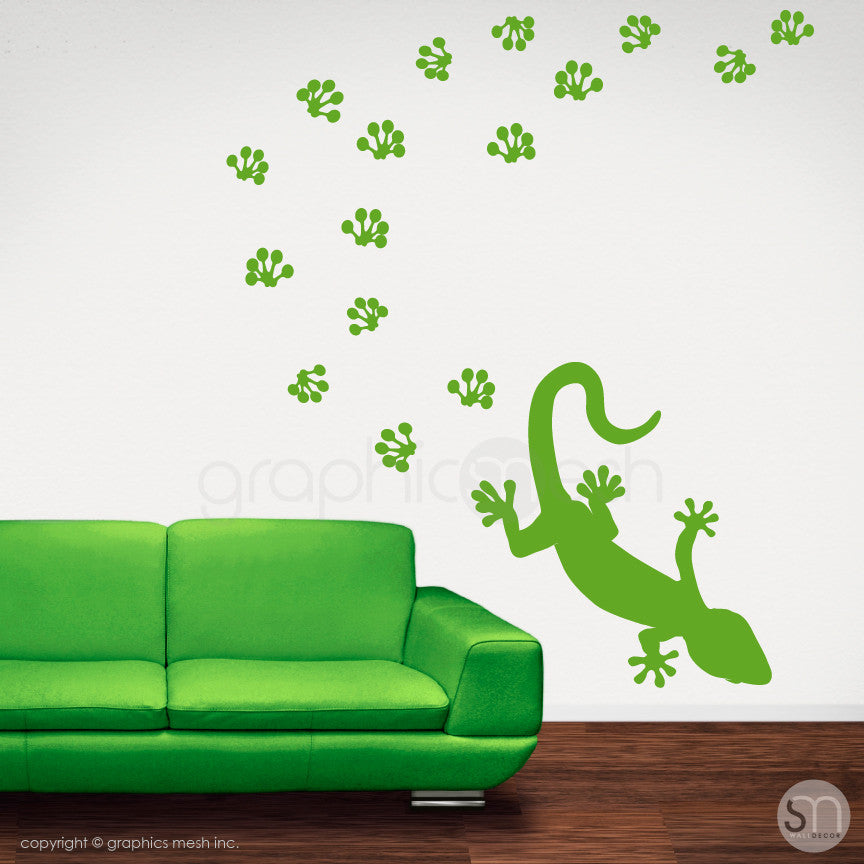 GECKO WITH PAW PRINTS - wall decals lime